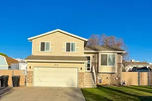 1616 N 725 W, Clinton, UT 84015 - Photo 1
