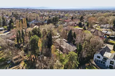 6019 S 2180 E, Holladay, UT 84121 - Photo 5