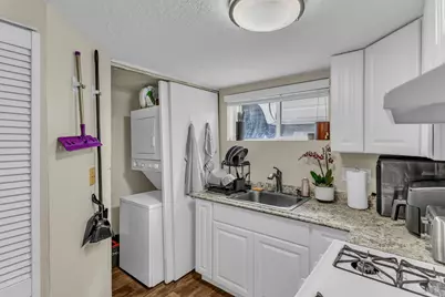 169 N 700 W, Provo, UT 84601 - Photo 27