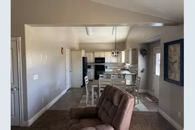 640 E 600 N, Roosevelt, UT 84066 - Photo 5