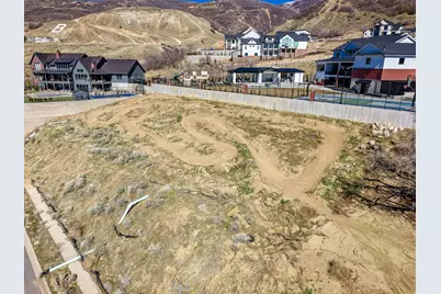 198 N 1500 Dr E #118, Bountiful, UT 84010 - Photo 11