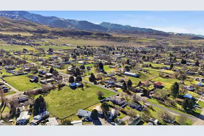 236 N State N #6, Richmond, UT 84333 - Photo 3