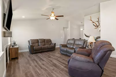 358 S Canyon Overlook Dr, Tooele, UT 84074 - Photo 15