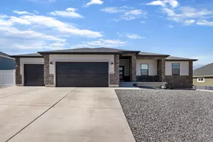 358 S Canyon Overlook Dr, Tooele, UT 84074 - Photo 1