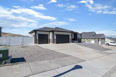 358 S Canyon Overlook Dr, Tooele, UT 84074 - Photo 3