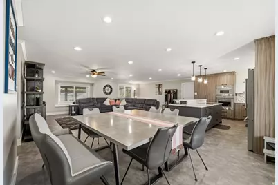1055 S 1000 W, Clearfield, UT 84015 - Photo 15