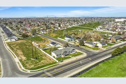 1055 S 1000 W, Clearfield, UT 84015 - Photo 5