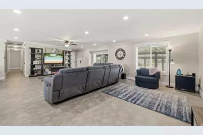 1055 S 1000 W, Clearfield, UT 84015 - Photo 9