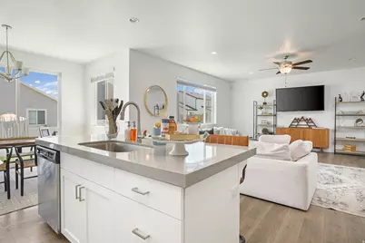 332 E 210 N, Vineyard, UT 84059 - Photo 3