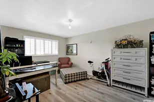 2244 E Carriage Ln S, Holladay, UT 84117 - Photo 9