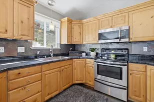 1131 E Lamplighter Dr, River Heights, UT 84321 - Photo 15