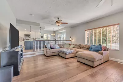 10289 S Locust Ridge Ct W, South Jordan, UT 84009 - Photo 13