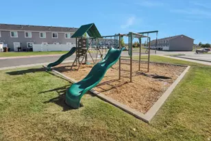 237 W 1950 N, Harrisville, UT 84414 - Photo 3