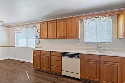 2495 W 2550 S, West Haven, UT 84401 - Photo 9