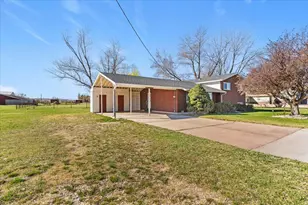 2495 W 2550 S, West Haven, UT 84401 - Photo 3