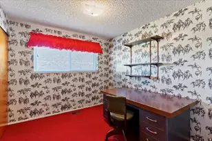 2495 W 2550 S, West Haven, UT 84401 - Photo 17