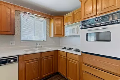 2495 W 2550 S, West Haven, UT 84401 - Photo 11