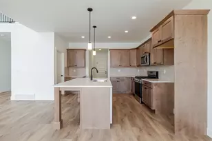 941 N 4020 W, Lehi, UT 84048 - Photo 9
