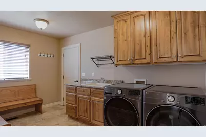 1377 S 1650 E, Provo, UT 84606 - Photo 25