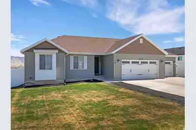 573 S Maxwell Dr W, Grantsville, UT 84029 - Photo 3