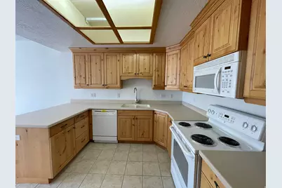 11085 S Grape Arbor Pl E #102, Sandy, UT 84070 - Photo 3