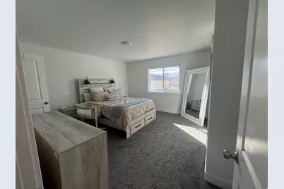 2396 E Boxwood Ln, Eagle Mountain, UT 84005 - Photo 11