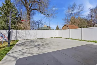 639 E Calnette Dr, Sandy, UT 84070 - Photo 29