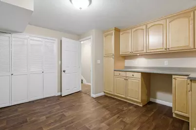 639 E Calnette Dr, Sandy, UT 84070 - Photo 23