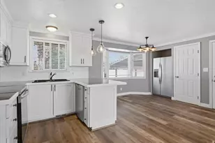 639 E Calnette Dr, Sandy, UT 84070 - Photo 11