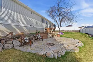 6577 S High Bluff Dr, West Valley, UT 84118 - Photo 35