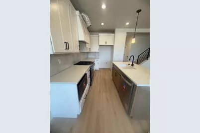 2992 W Windscape Dr #7, Lehi, UT 84048 - Photo 3