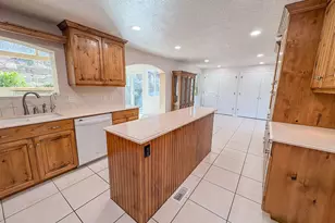 610 Meadowlark Ln, Bountiful, UT 84010 - Photo 11