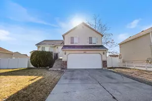 1453 W Lancelot Dr, West Valley, UT 84119 - Photo 3