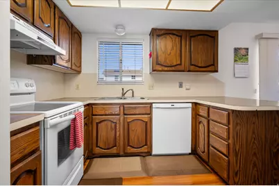 276 W Virginia Ave, Harrisville, UT 84404 - Photo 5