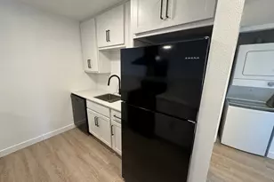 107 E B St, Salt Lake City, UT 84103 - Photo 7