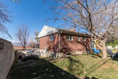 2226 E Castle Hill Ave S, Cottonwood Heights, UT 84121 - Photo 43