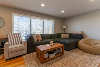 2226 E Castle Hill Ave S, Cottonwood Heights, UT 84121 - Photo 3