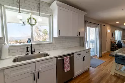 2226 E Castle Hill Ave S, Cottonwood Heights, UT 84121 - Photo 13