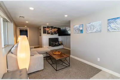 2226 E Castle Hill Ave S, Cottonwood Heights, UT 84121 - Photo 27