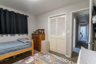 2226 E Castle Hill Ave S, Cottonwood Heights, UT 84121 - Photo 21