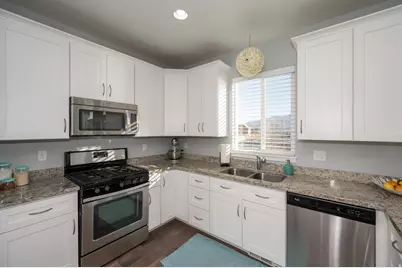 4112 E Gazelle Run, Eagle Mountain, UT 84005 - Photo 11