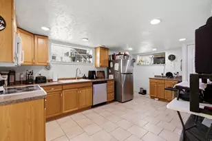 1060 E Sullivan Rd, Ogden, UT 84403 - Photo 35