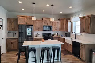 3373 E Wheat Ln, Eagle Mountain, UT 84005 - Photo 5