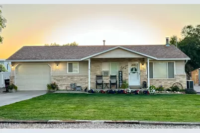 246 S 200 E, Mount Pleasant, UT 84647 - Photo 1