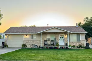 246 S 200 E, Mount Pleasant, UT 84647 - Photo 1