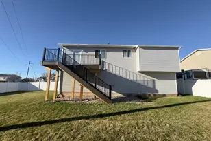 369 W 1900 S, Clearfield, UT 84015 - Photo 3