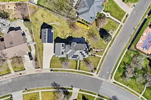 2076 Summer Wood Dr, Farmington, UT 84025 - Photo 3