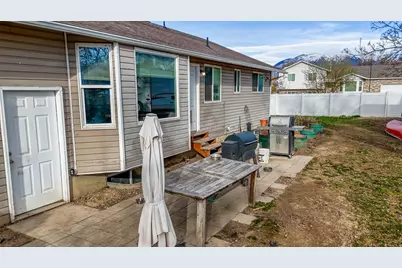 2883 W 4275 S, Roy, UT 84067 - Photo 3