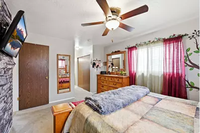 1582 N Emerald Dr, Layton, UT 84040 - Photo 17