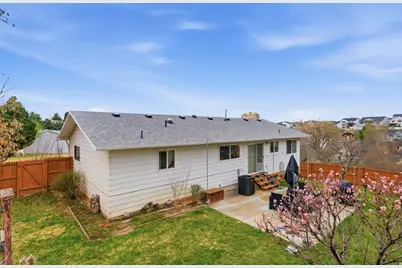 1582 N Emerald Dr, Layton, UT 84040 - Photo 27